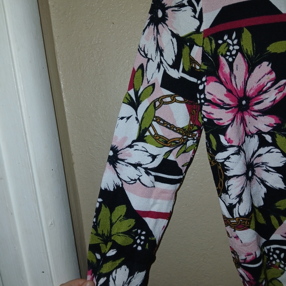 Cable & Gauge Floral Cape - Black, Pink, Green - Picture 2 of 4